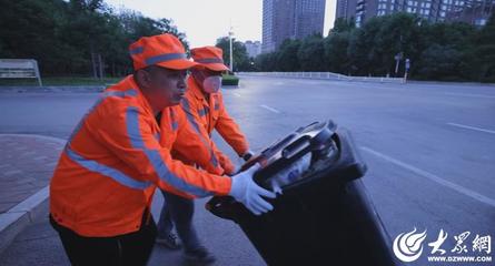 一個(gè)座右銘，一面黨旗紅 | 張旭東 堅(jiān)守清運(yùn)一線，只為城市更美好